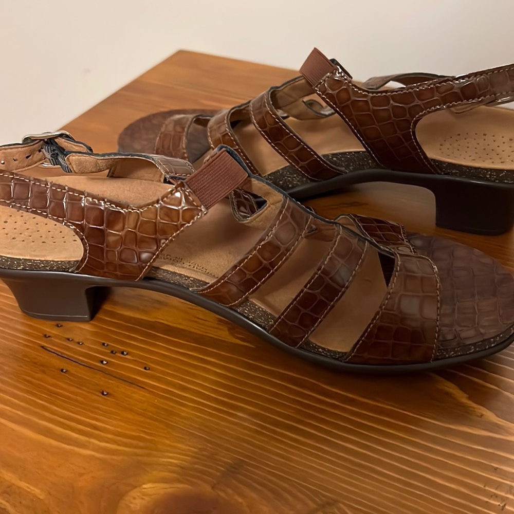 Shoes, brown animal print sandal